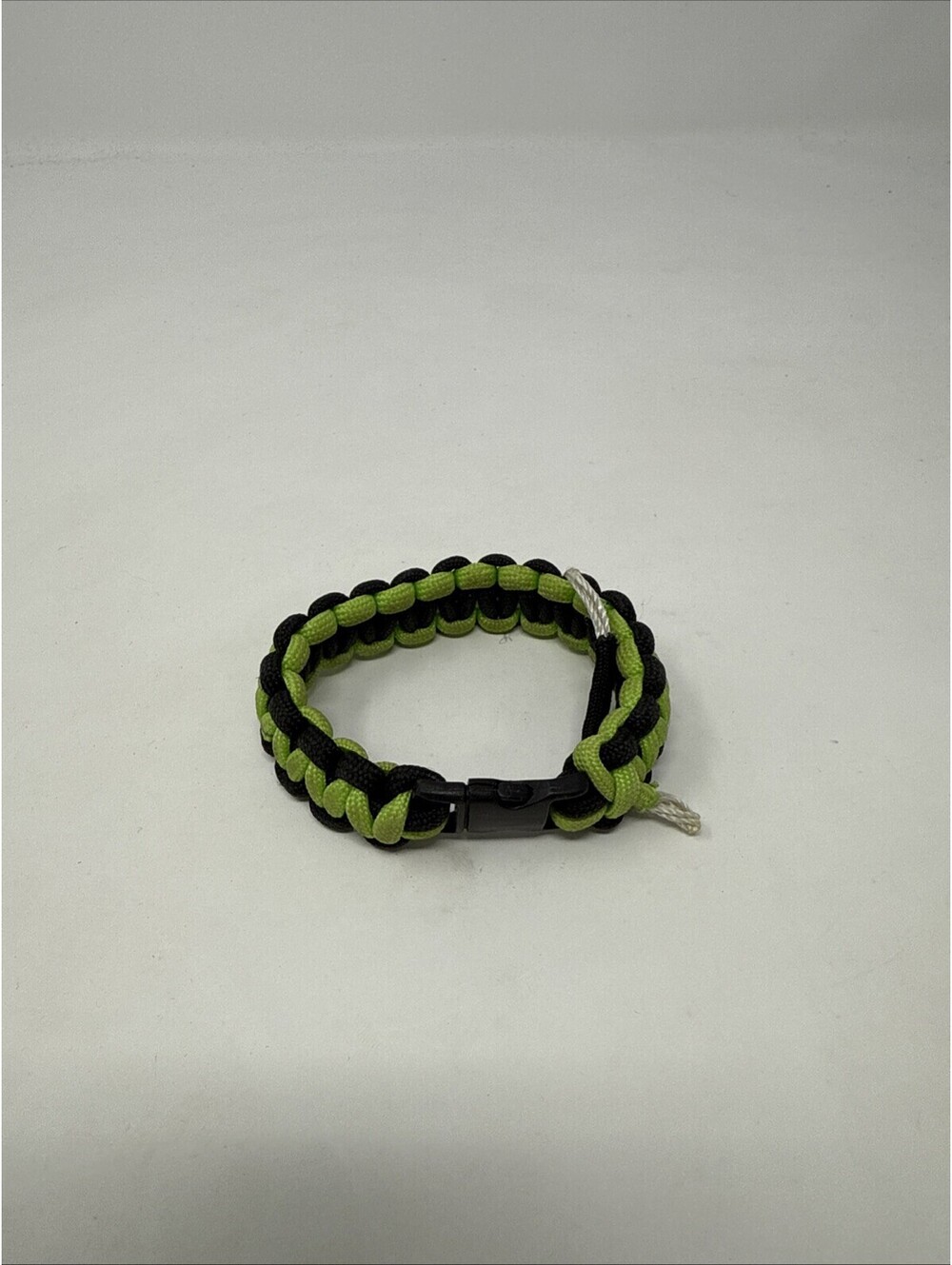 Neon Yellow & Black Fashionable Survival 550 Paracord Bracelet w/Buckle